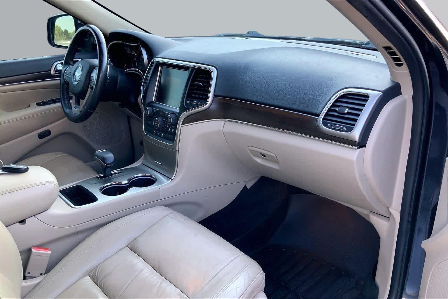 Used 2015 Maximum Steel Metallic Clearcoat Jeep Limited image 18