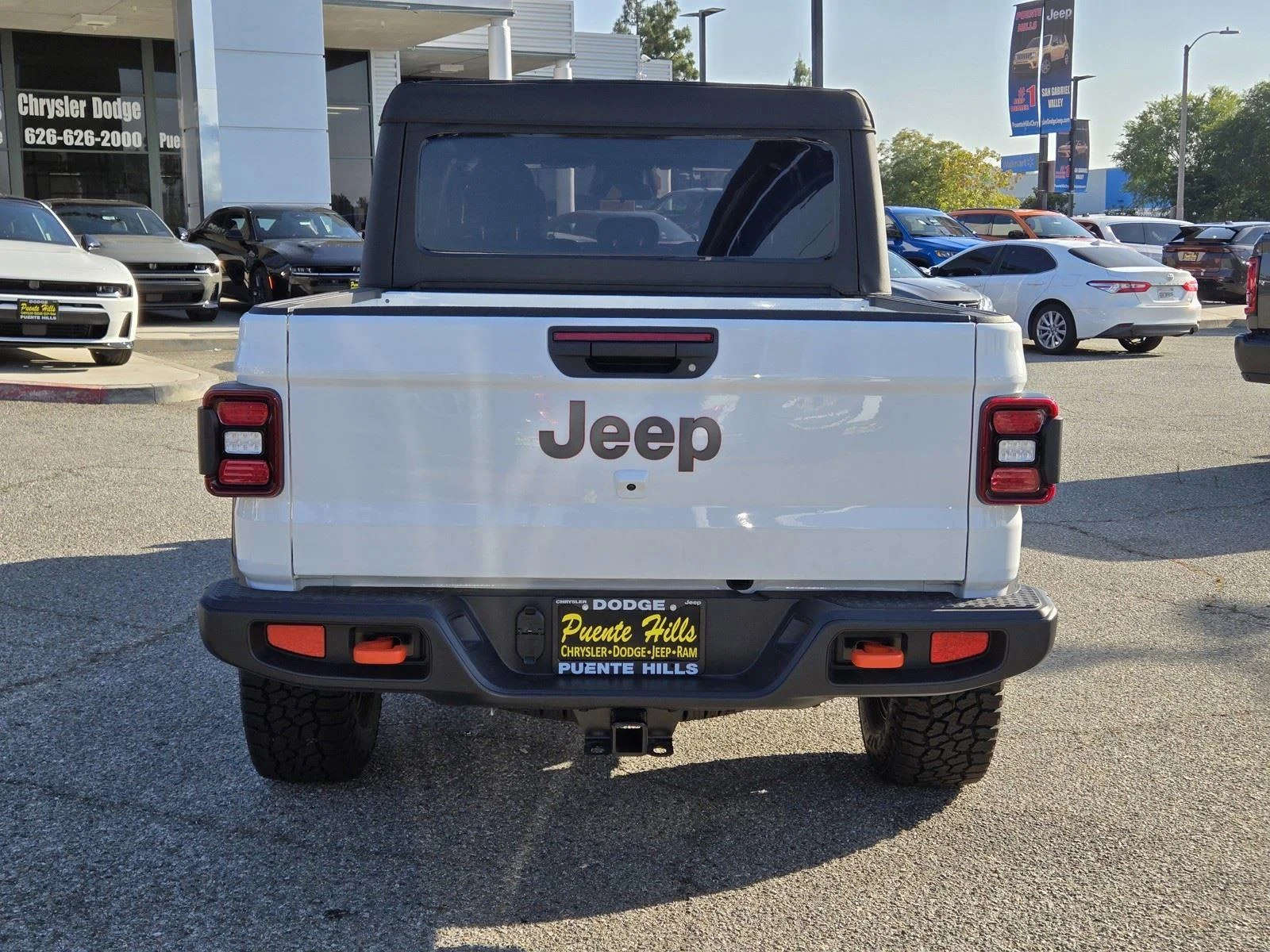 New 2026 Bright White Clear-Coat Exterior Paint Jeep Mojave image 6
