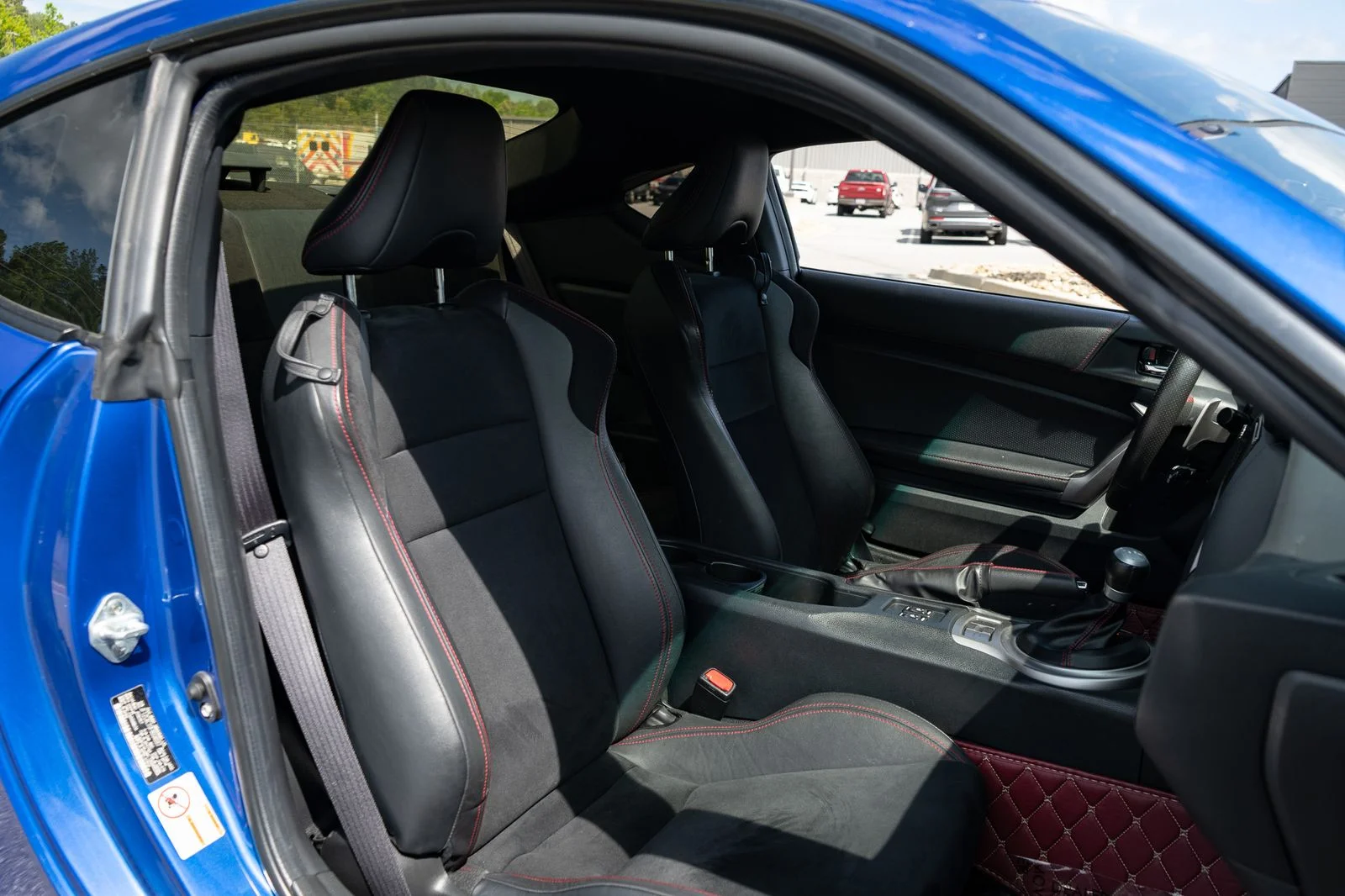 Used 2015 Blue Subaru Limited image 18