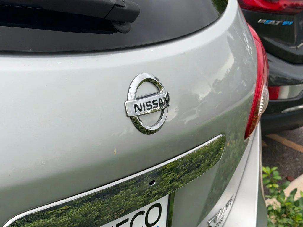 Used 2011 Silver Nissan SV image 10