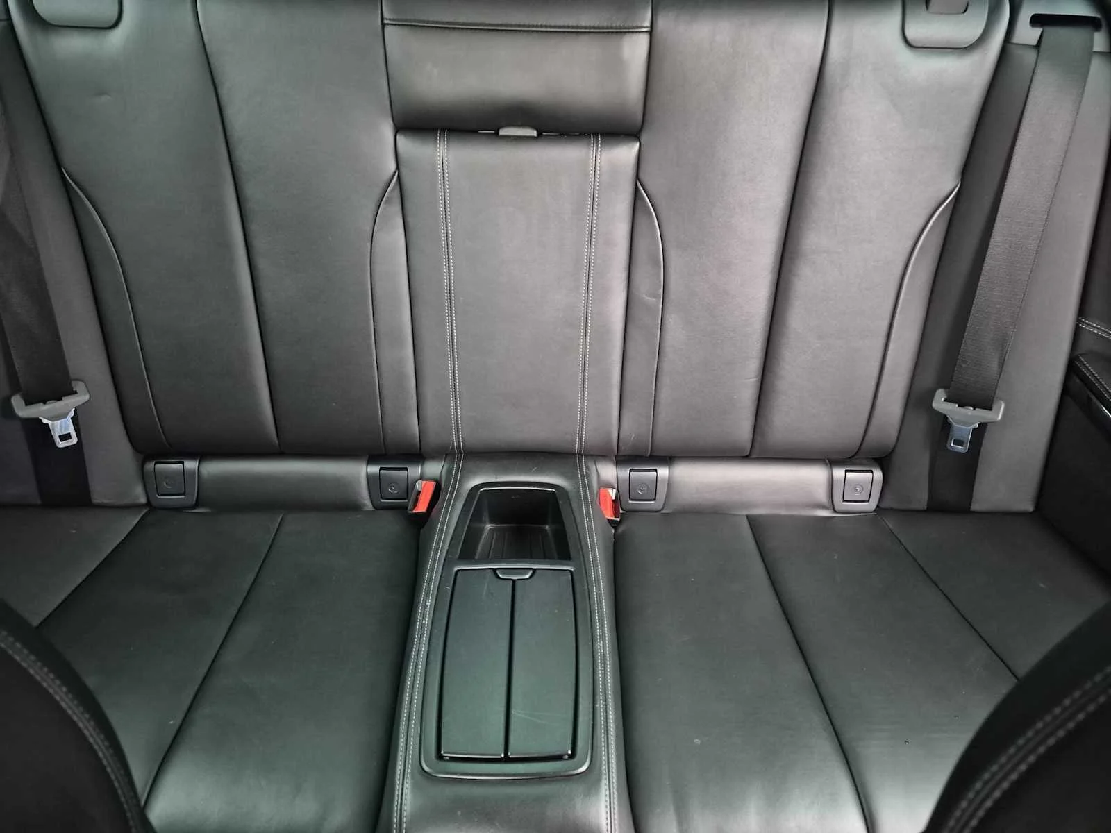 Used 2018 Alpine White BMW  image 18