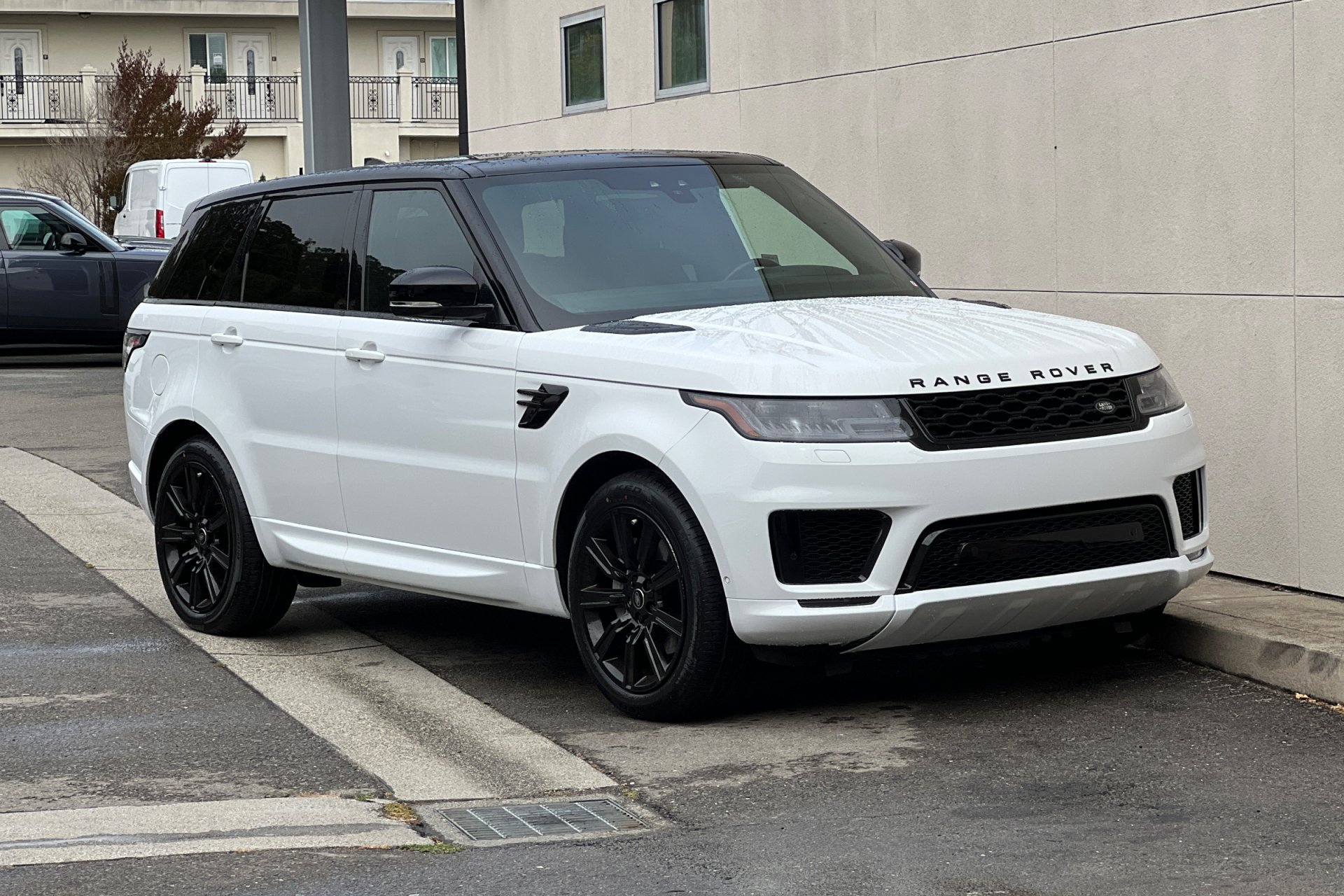 Used 2022 Fuji White Land Rover HSE Silver Edition image 9