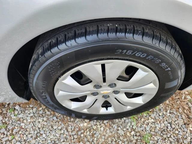 Used 2016 SILVER ICE METALLIC Chevrolet LS image 4
