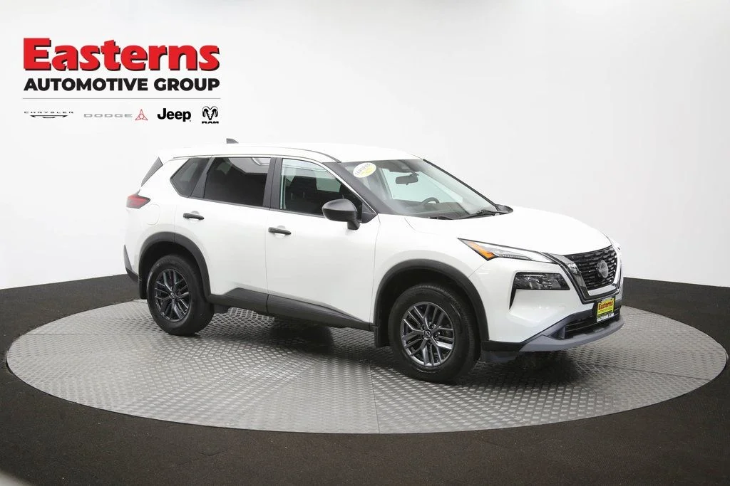 Used 2023 White Nissan S image 50