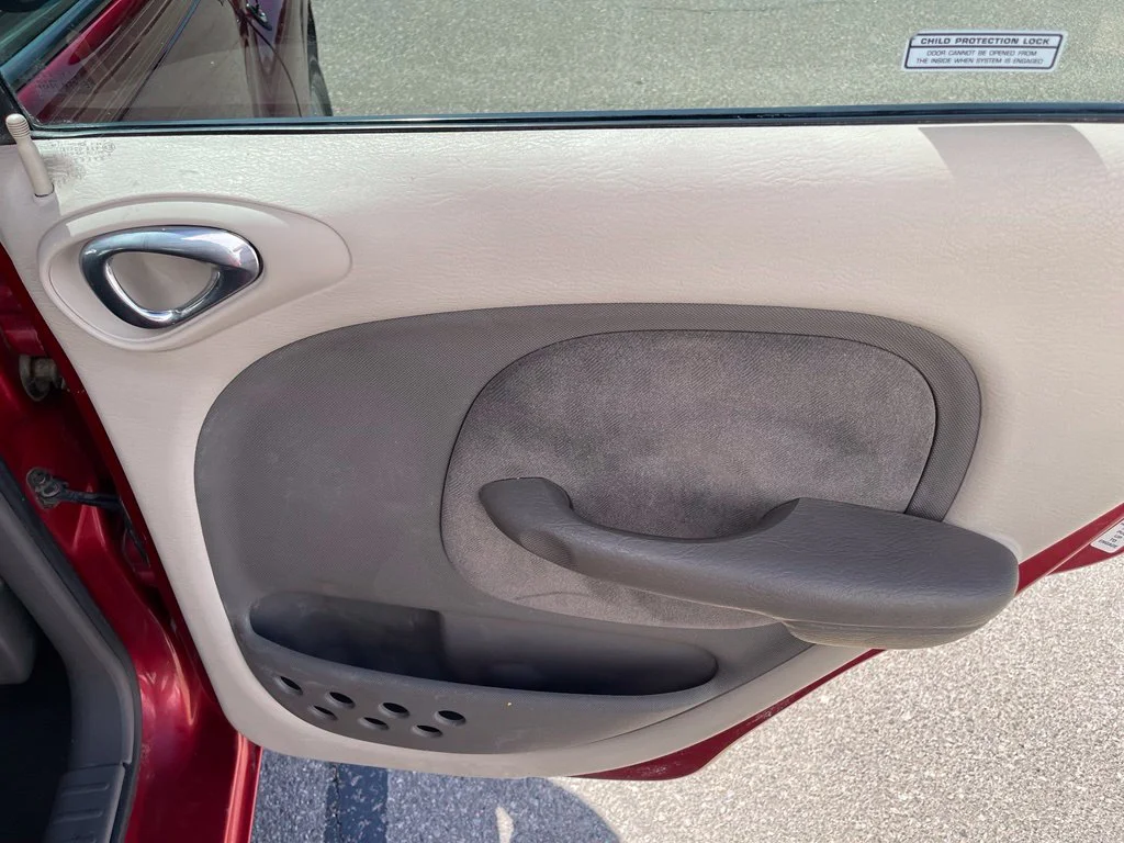 Used 2001 Red Chrysler  image 24