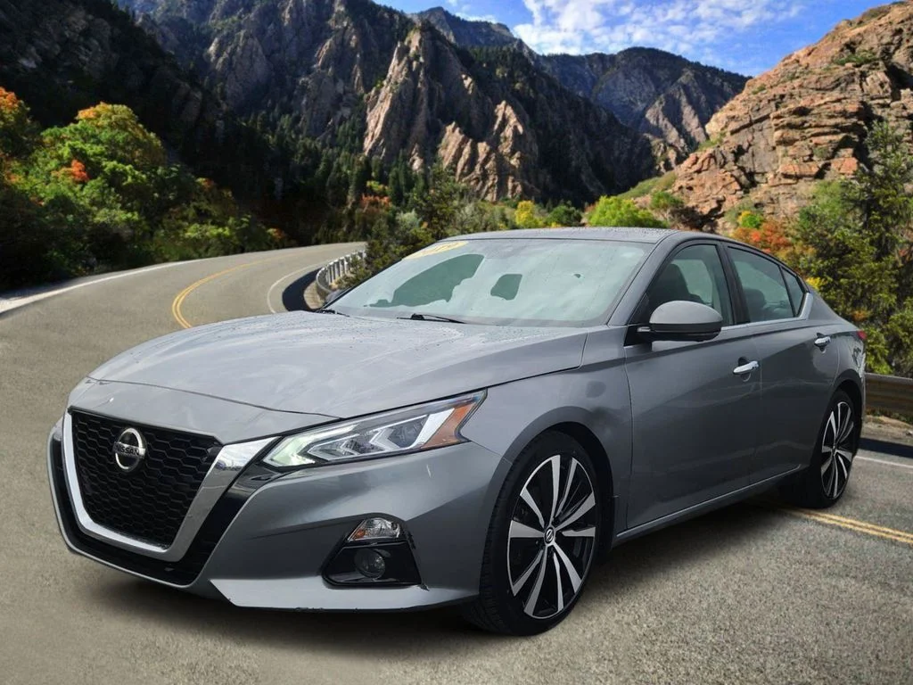 Used 2019 Gray Nissan 2.5 Platinum image 5