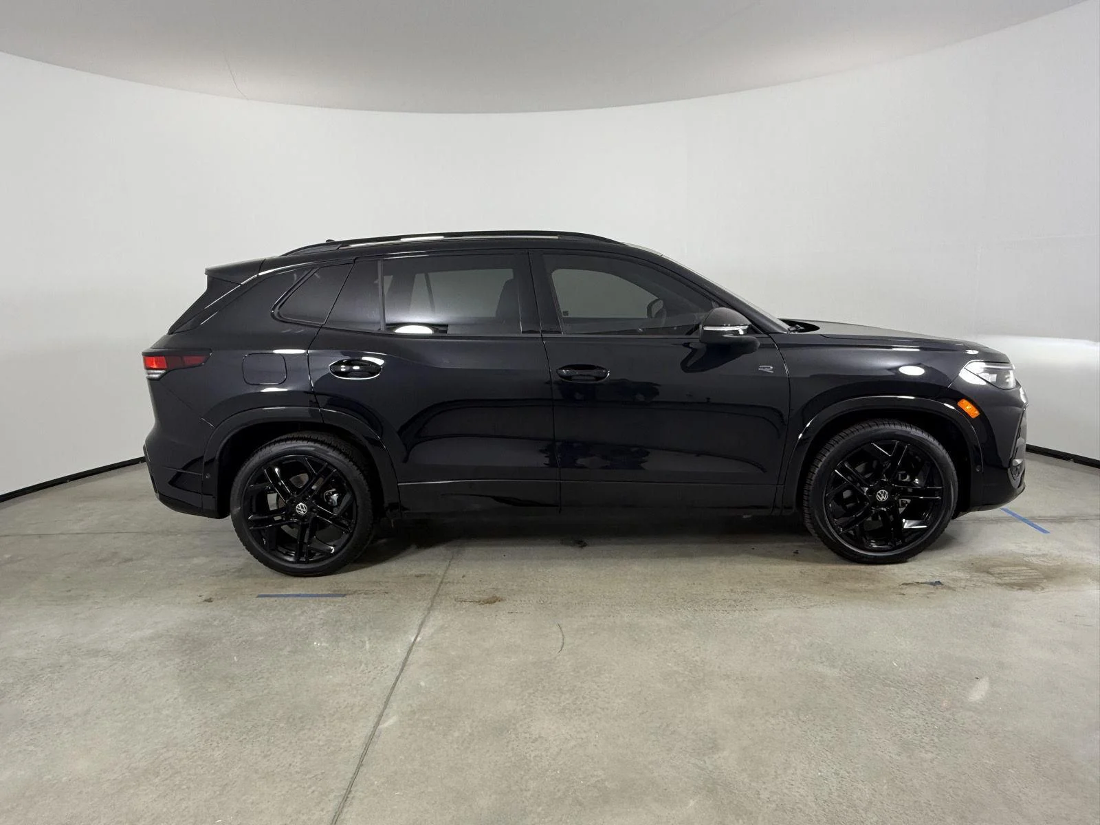 New 2026 BLACK VOLKSWAGEN  image 4