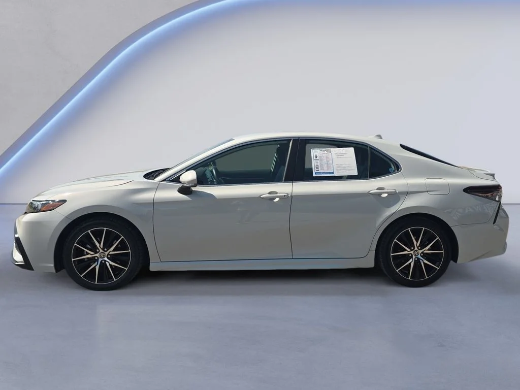 Used 2024 Ice Edge Toyota Hybrid SE image 2