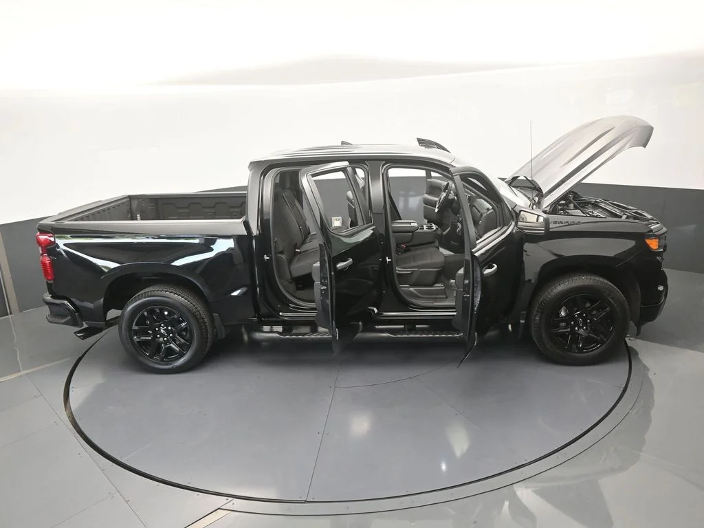Used 2025 Black Chevrolet Custom image 71