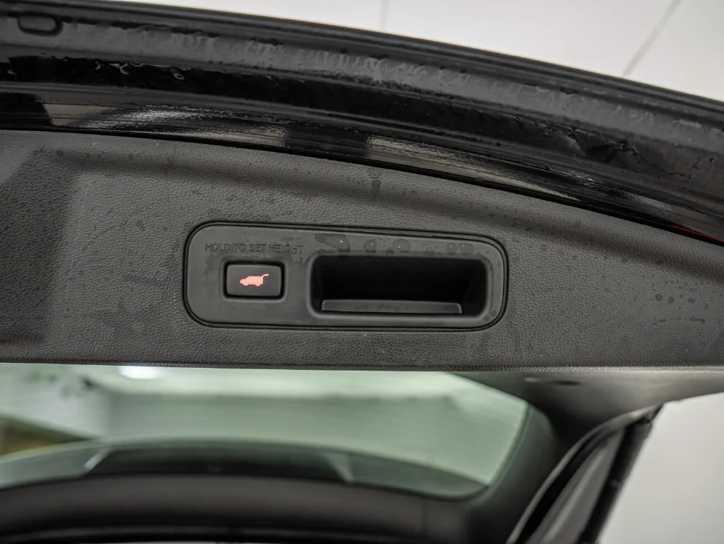 Certified Used 2022 Majestic Black Pearl Acura Advance image 39