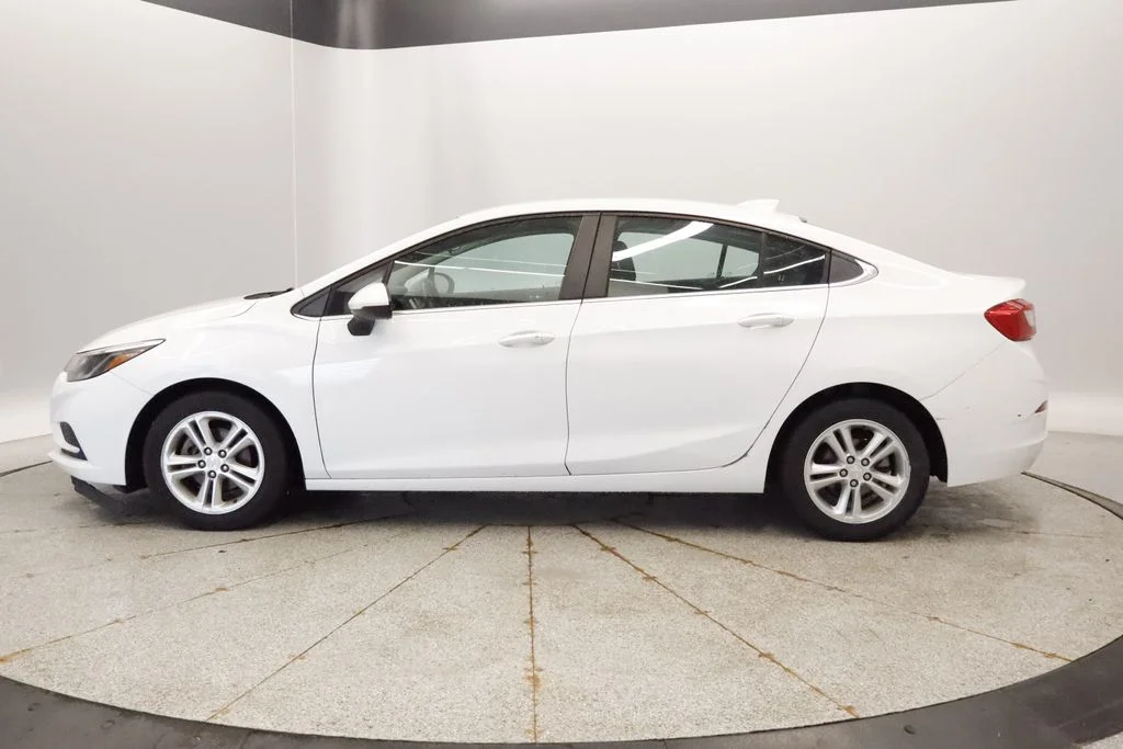 Used 2016 White Chevrolet LT image 6