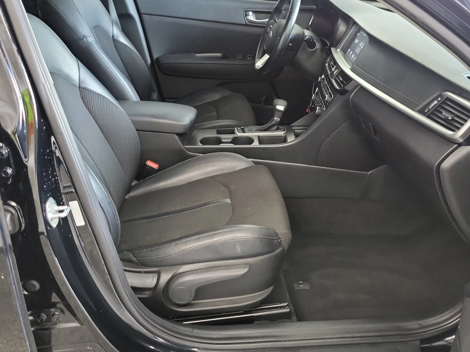 Used 2020 Ebony Black Kia S image 10