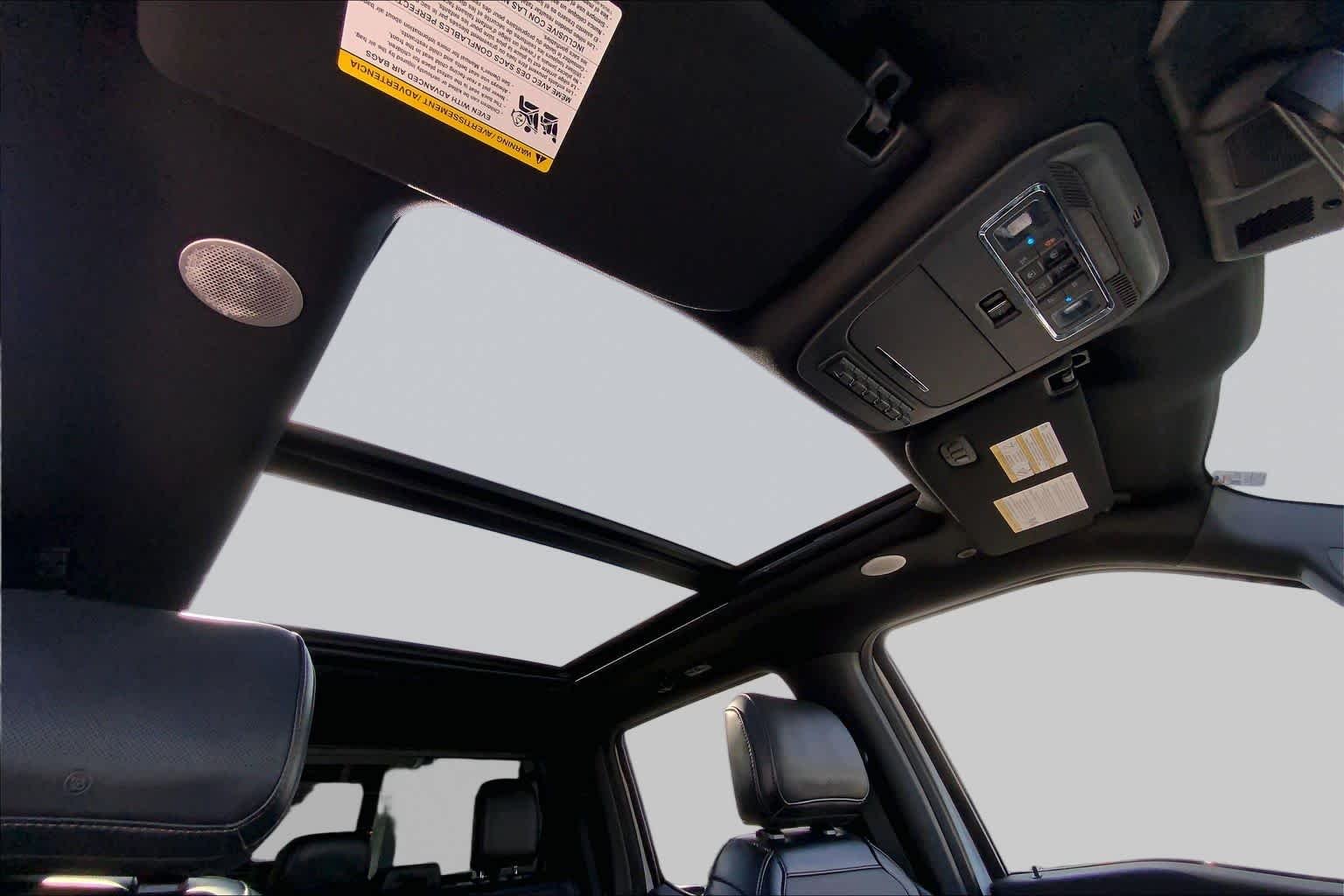 Used 2023 Oxford White Ford Raptor image 14