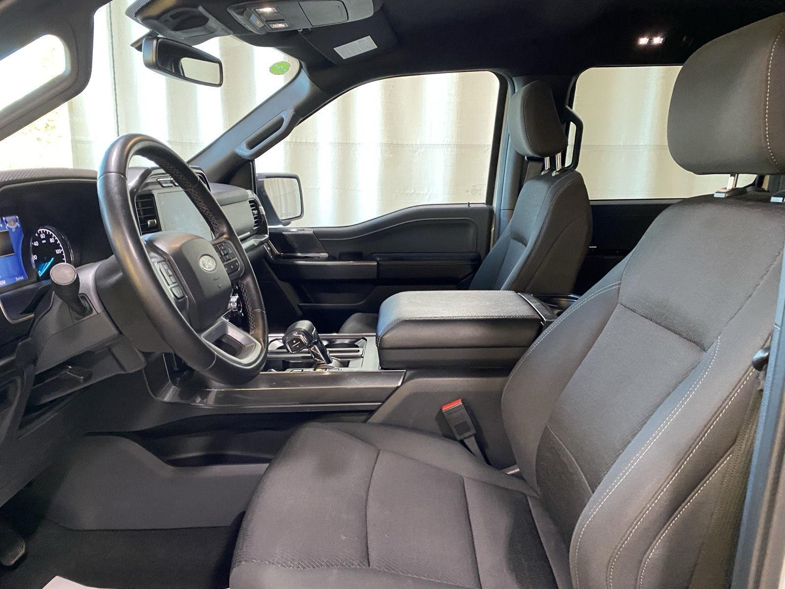 Used 2023 Avalanche Gray Ford XLT image 17