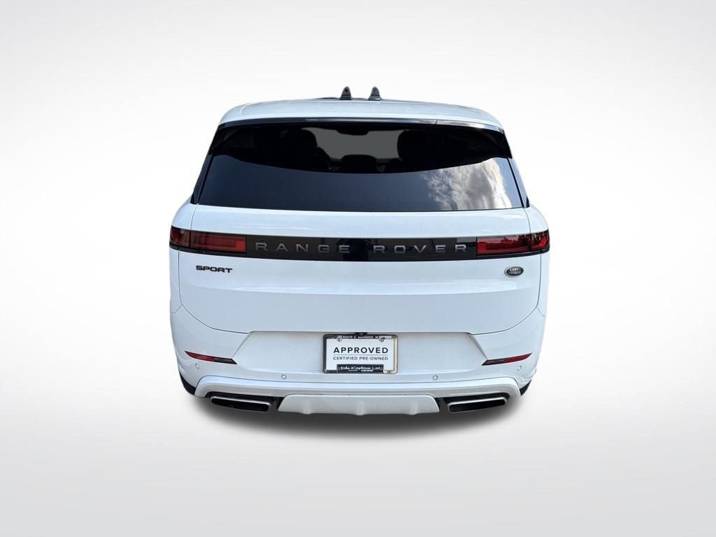 Used 2023 White Land Rover SE Dynamic image 7