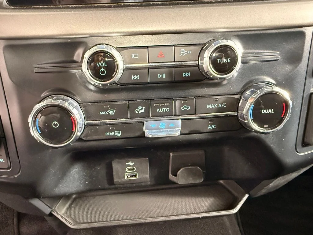 Used 2025 Silver Ford XLT image 23