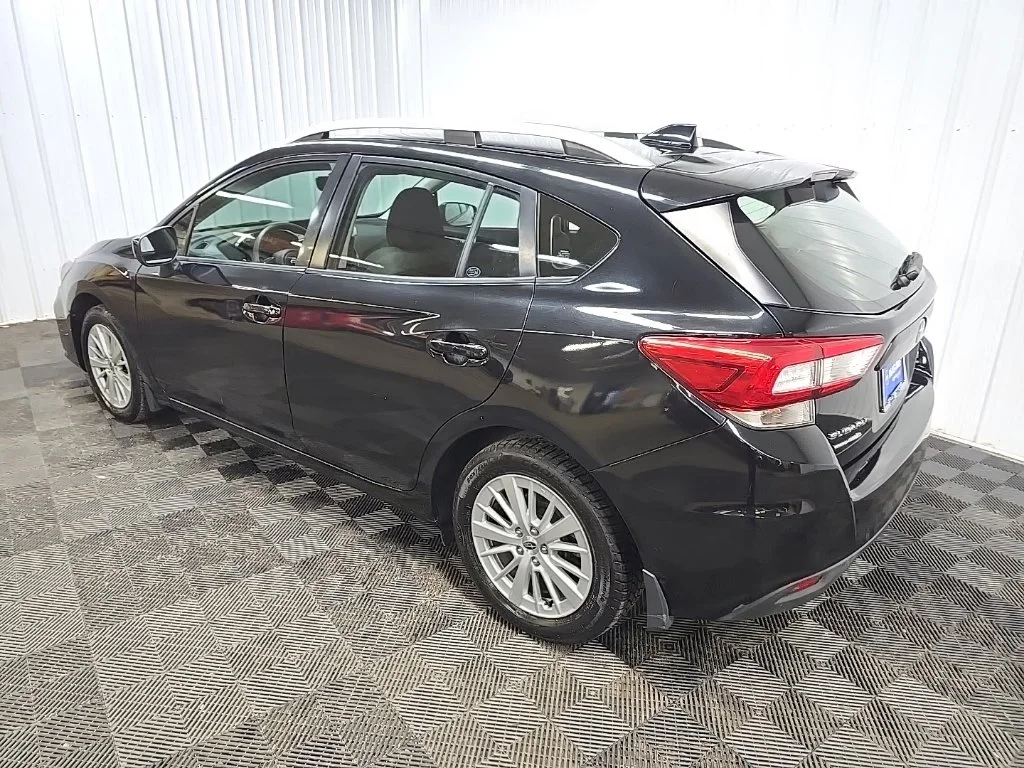 Used 2017 Crystal Black Silica Subaru 2.0i Premium image 9