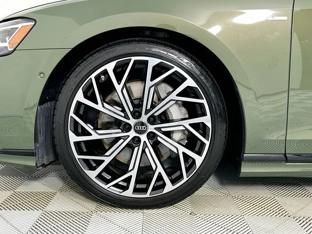 Used 2023  Audi L 55 image 9