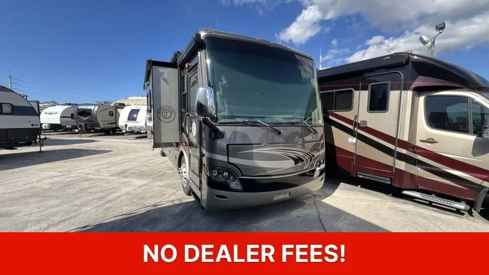 Used 2013  TIFFIN  image 1