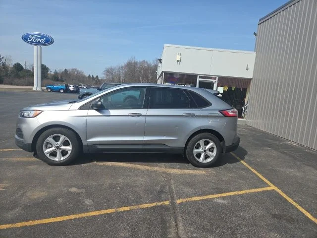 Used 2023 Silver Metallic Ford SE image 9