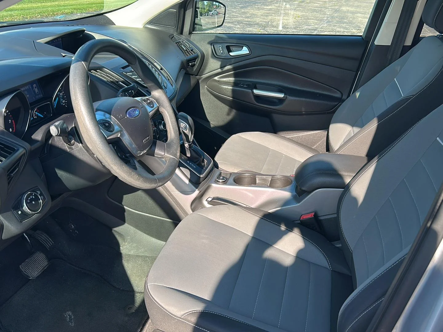 Used 2013 Ingot Silver Metallic Ford SE image 19