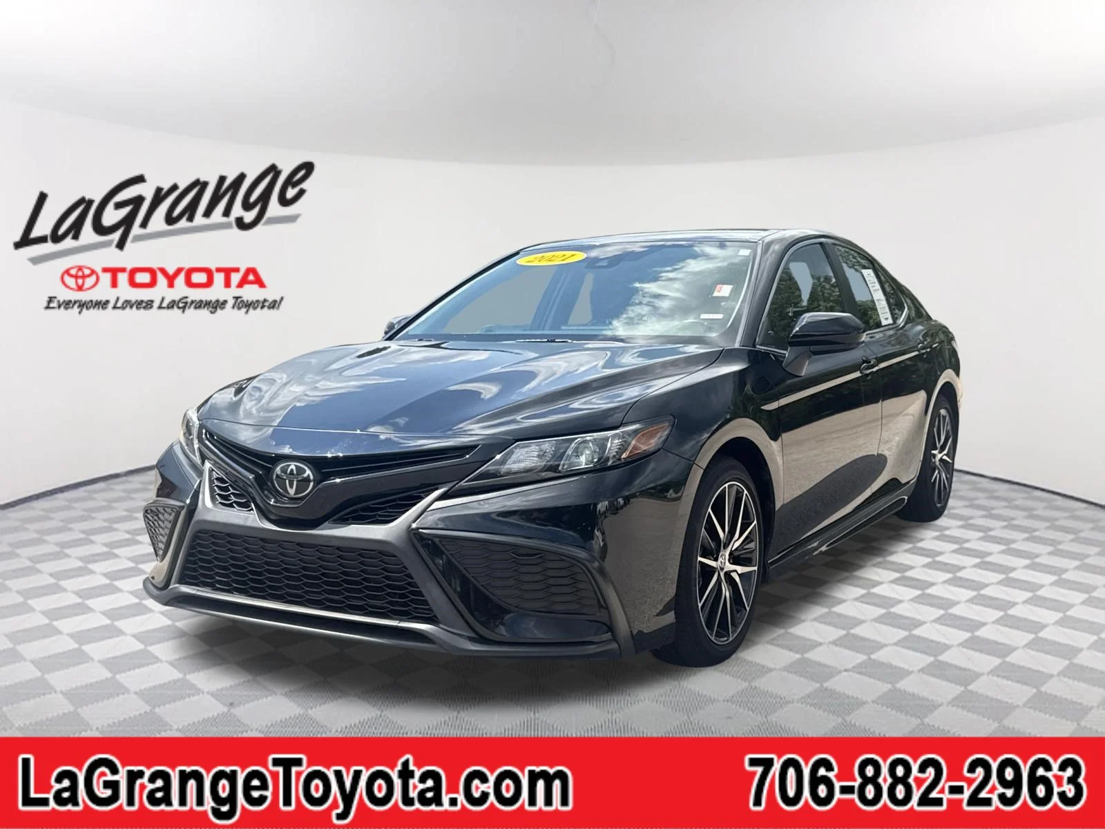 Used 2021 Midnight Black Metallic Toyota SE image 1