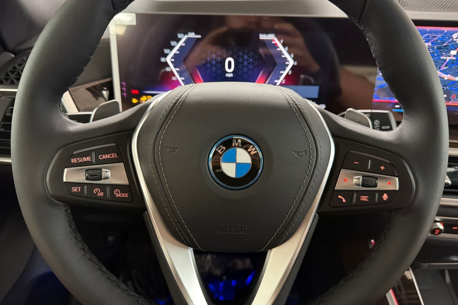 New 2026 Manhattan Green Metallic BMW xDrive50e image 24