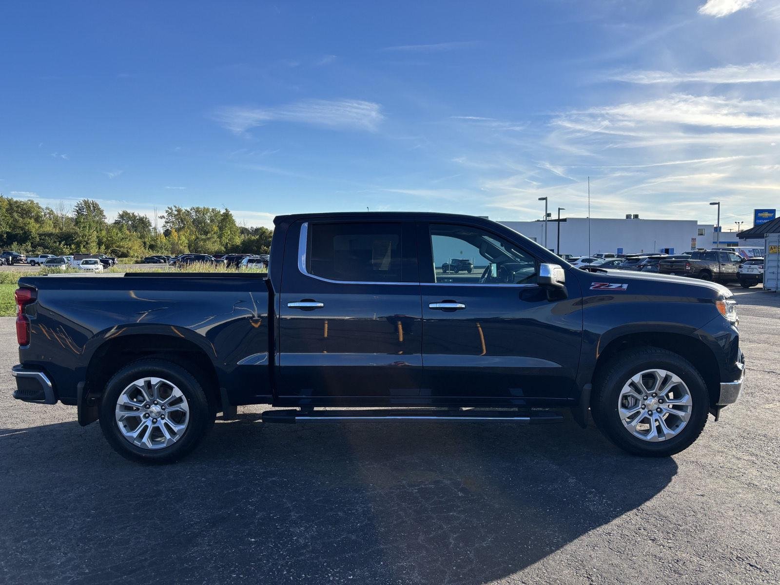 Used 2022 Northsky Blue Metallic Chevrolet LTZ image 8