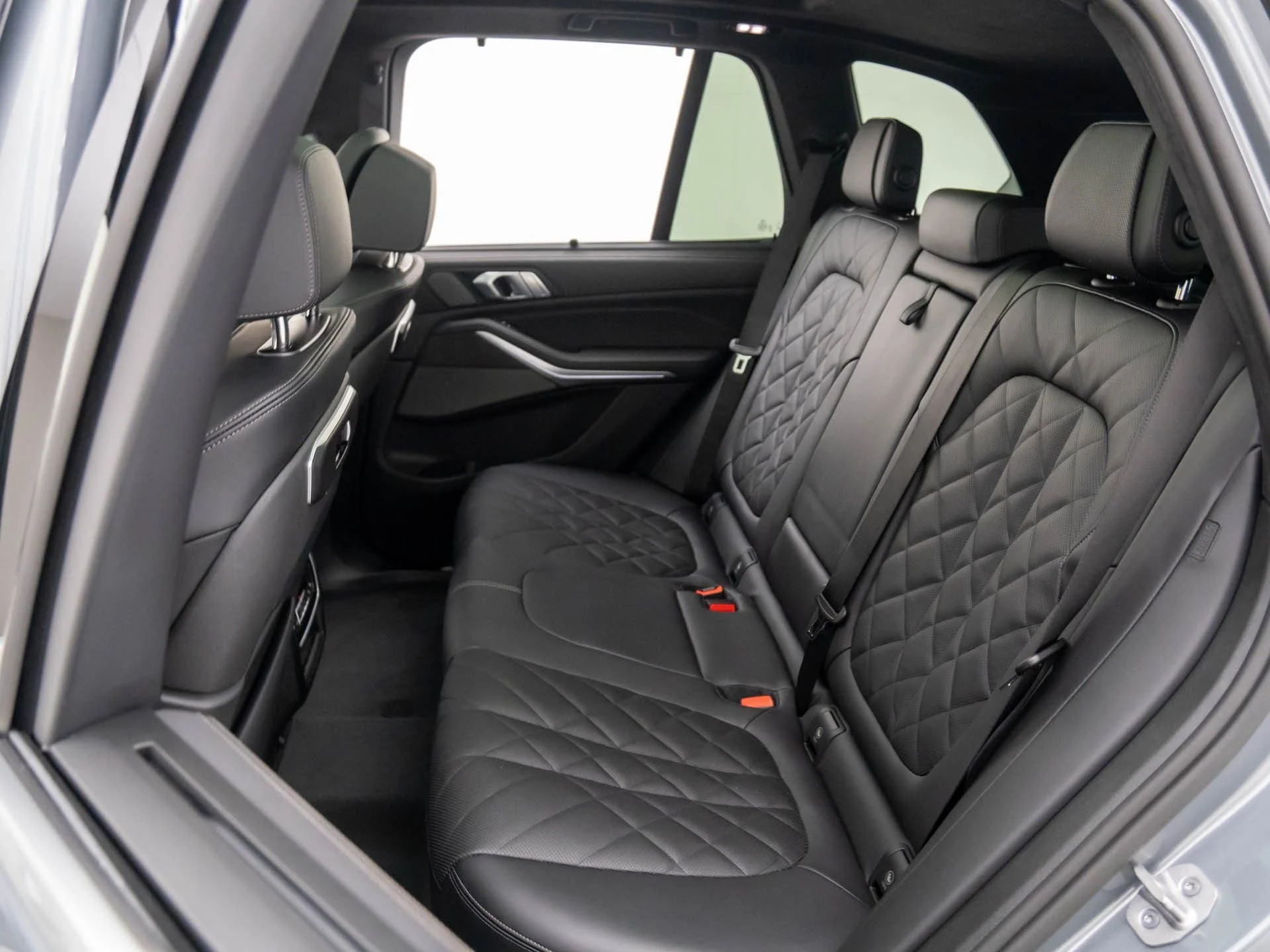 New 2026 Gray BMW xDrive50e image 17