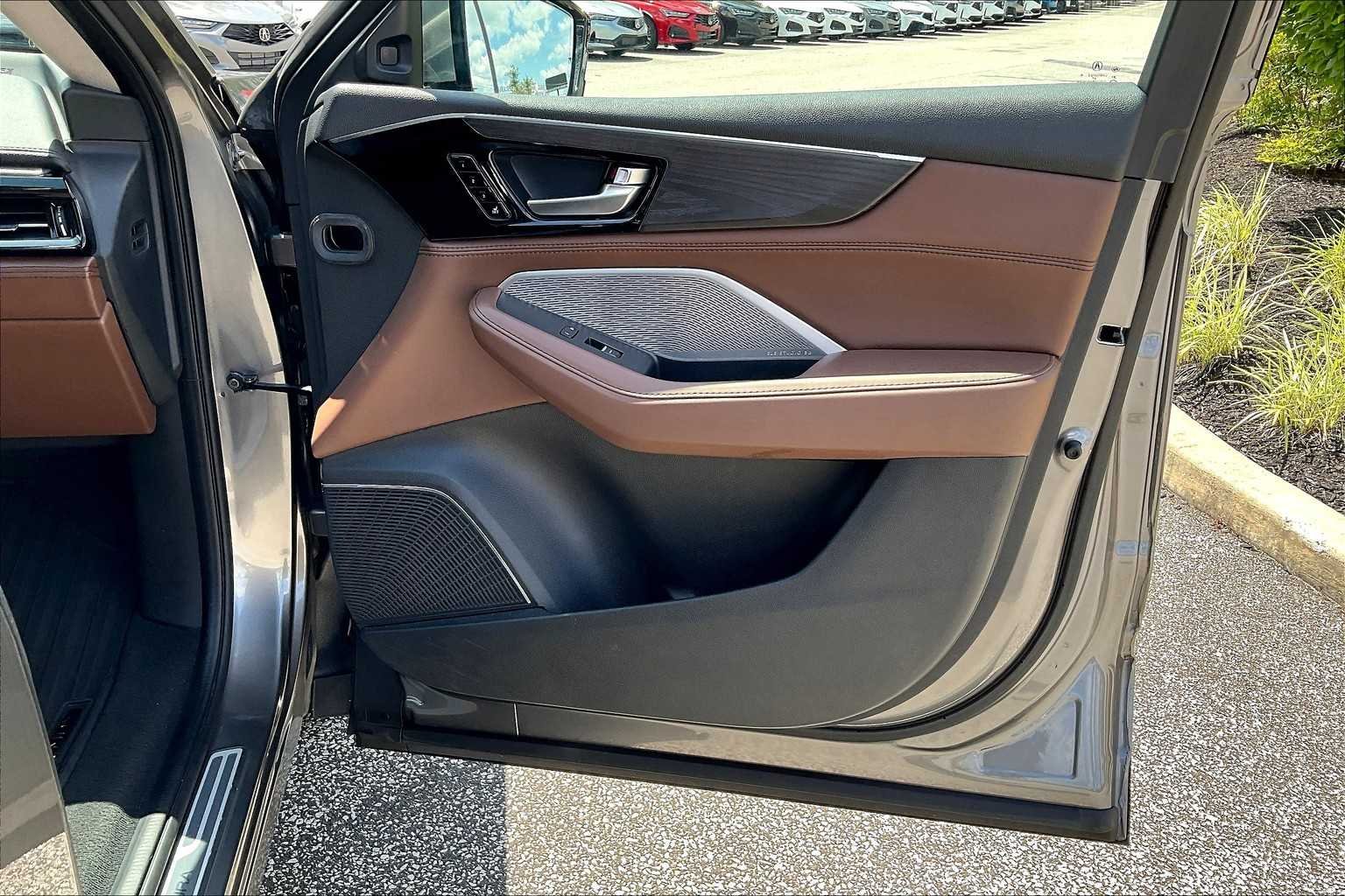 Used 2022 Liquid Carbon Metallic Acura w/Advance Package image 21