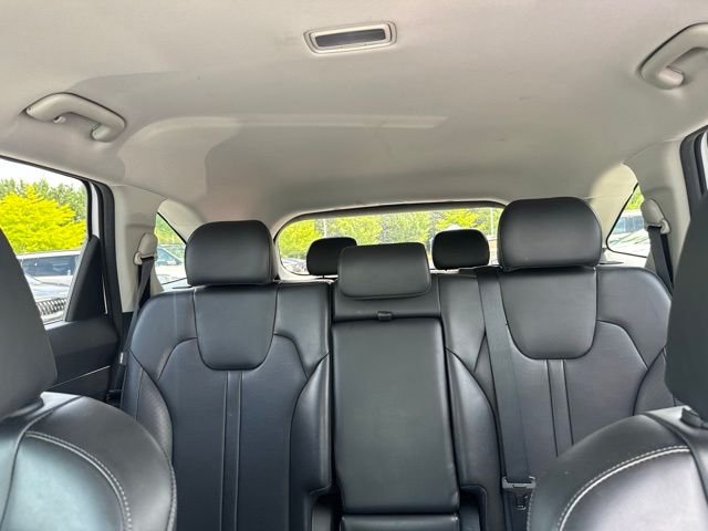 Used 2024 White Kia S image 10
