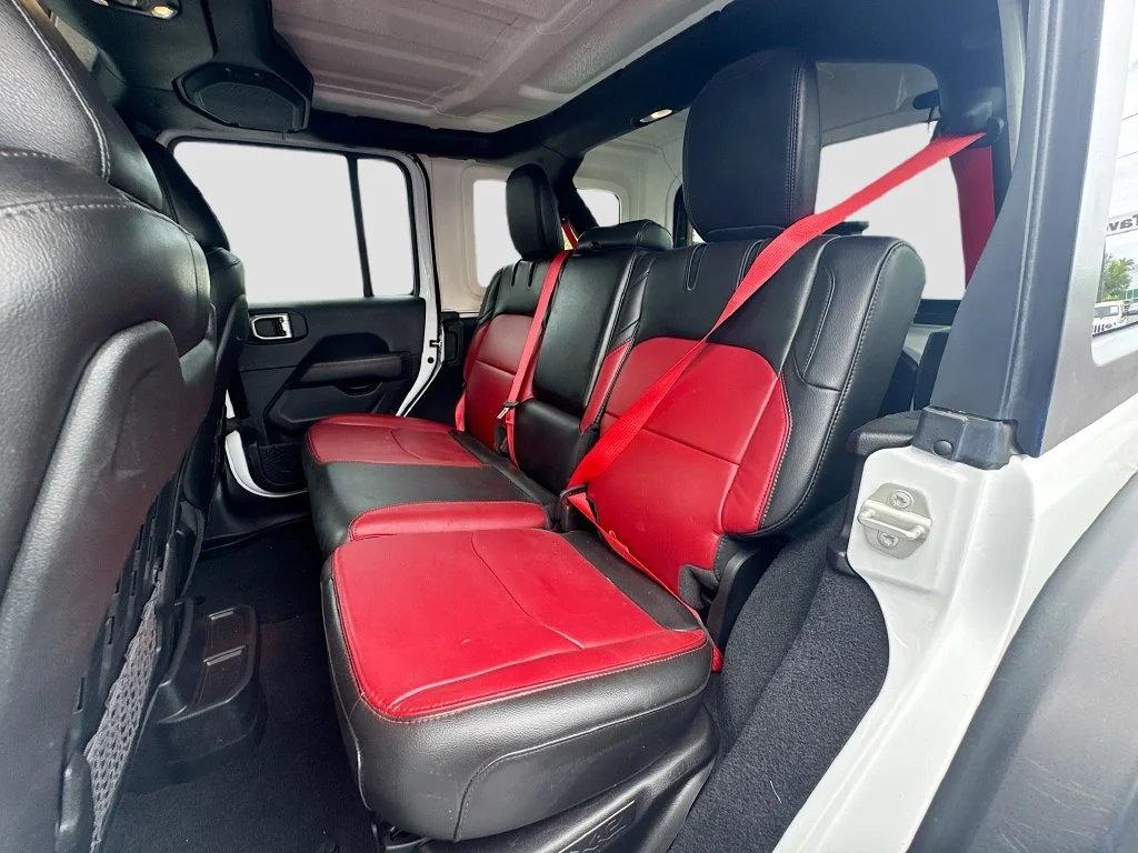 Used 2023 White Jeep Rubicon 20th Anniversary Edition 4xe image 27