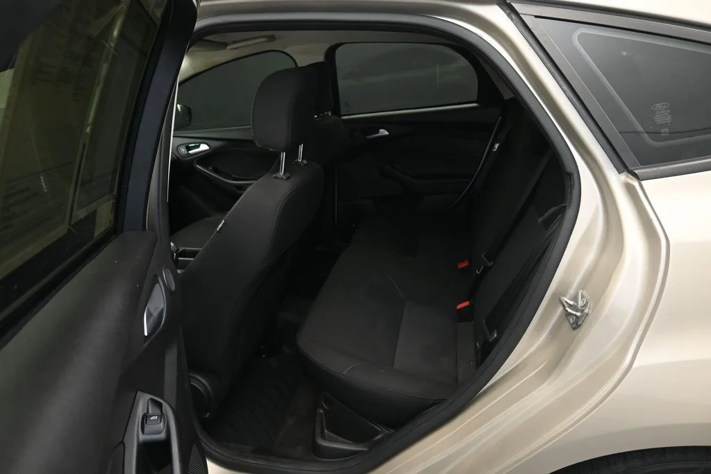 Used 2017 White Gold Metallic Ford SEL image 21