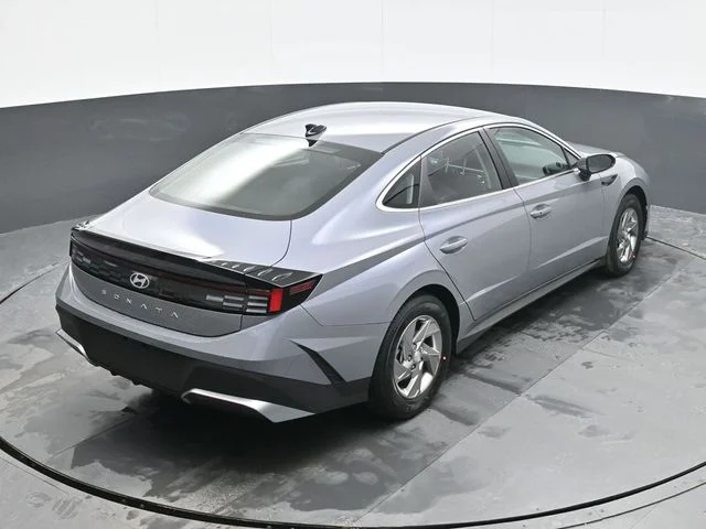 New 2026 Blue Hyundai SE image 17