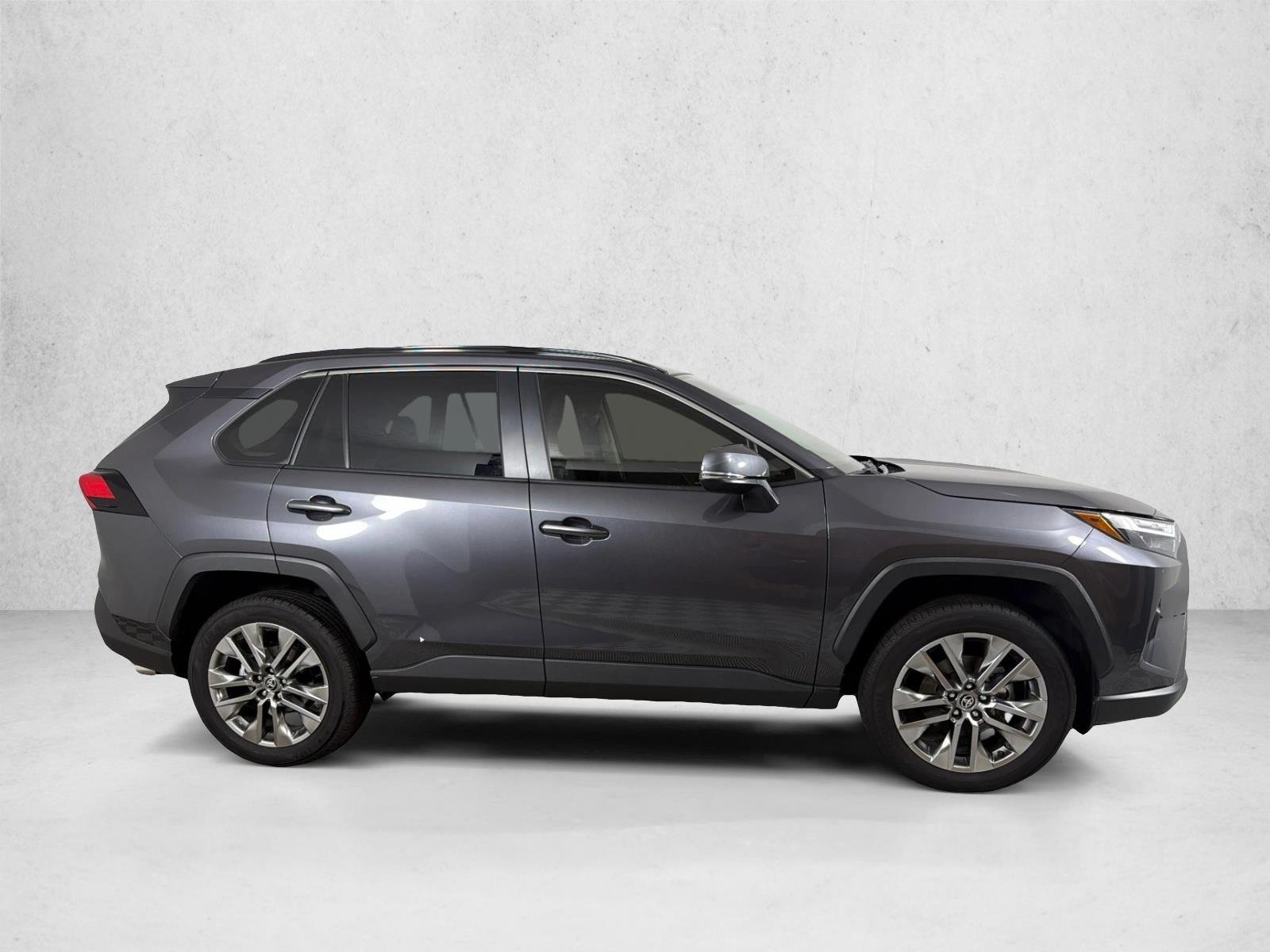 Certified Used 2025  Toyota XLE Premium image 3