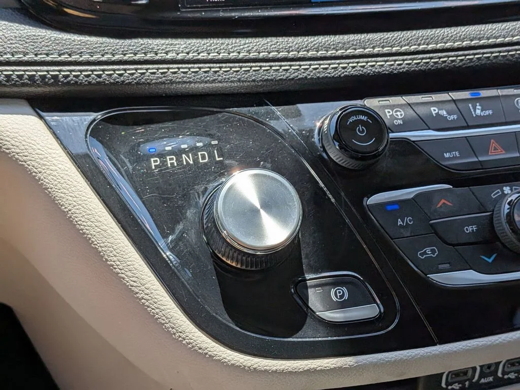 Used 2023 White Chrysler Touring L image 17