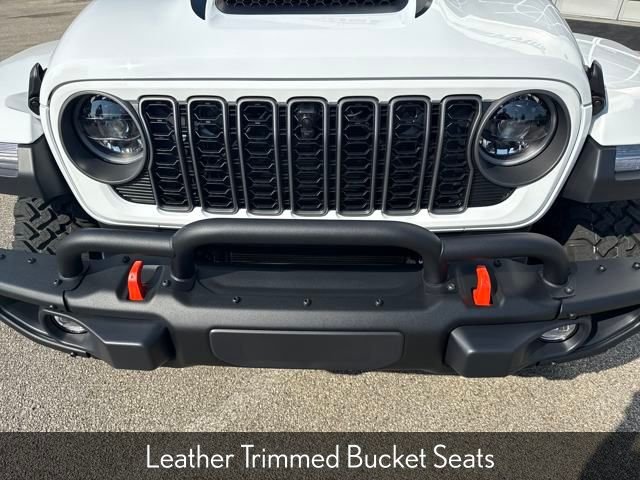 New 2025 Bright White Clearcoat Jeep Mojave image 11