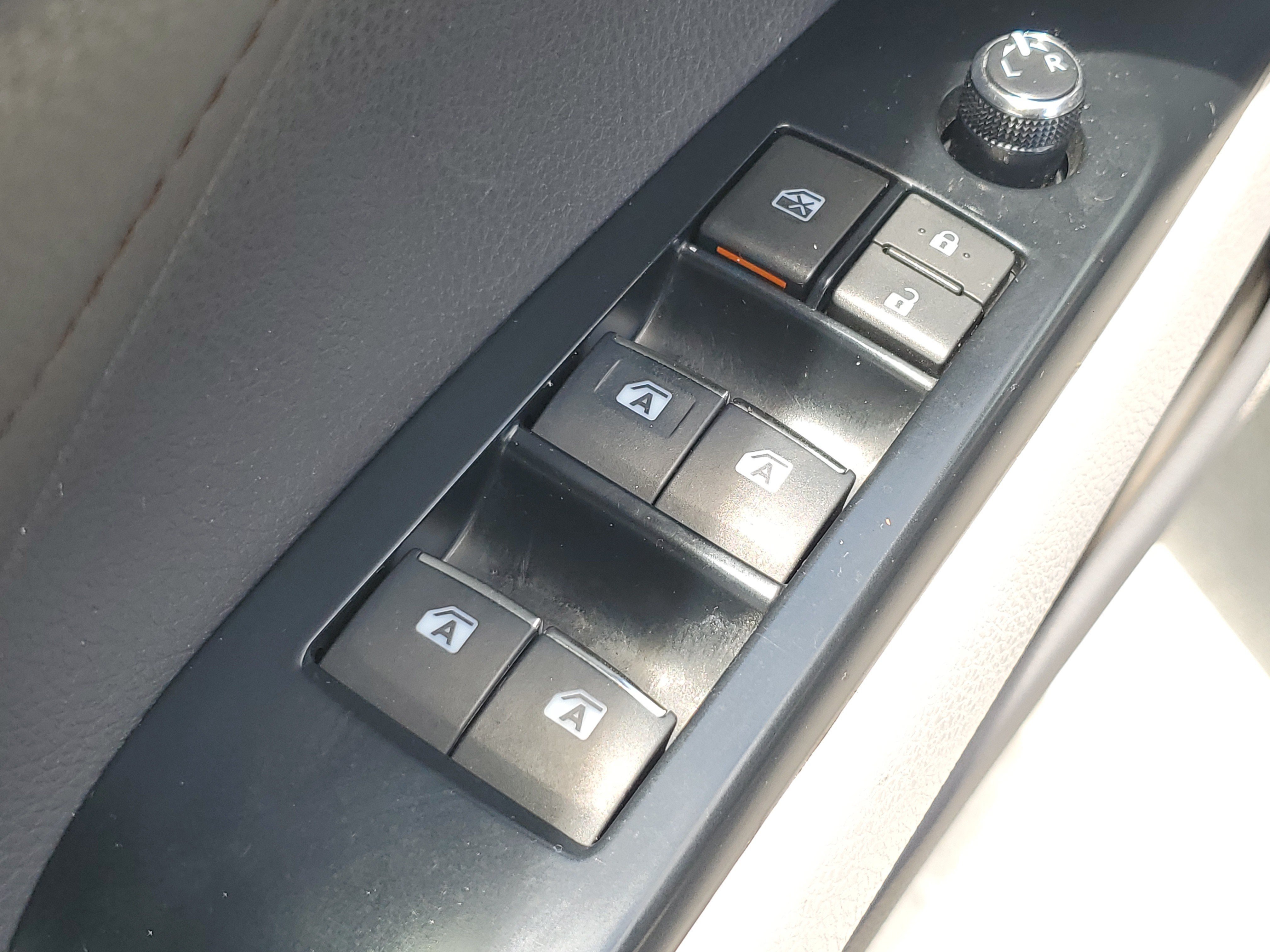 Used 2018 Midnight Black Metallic Toyota XLE image 22