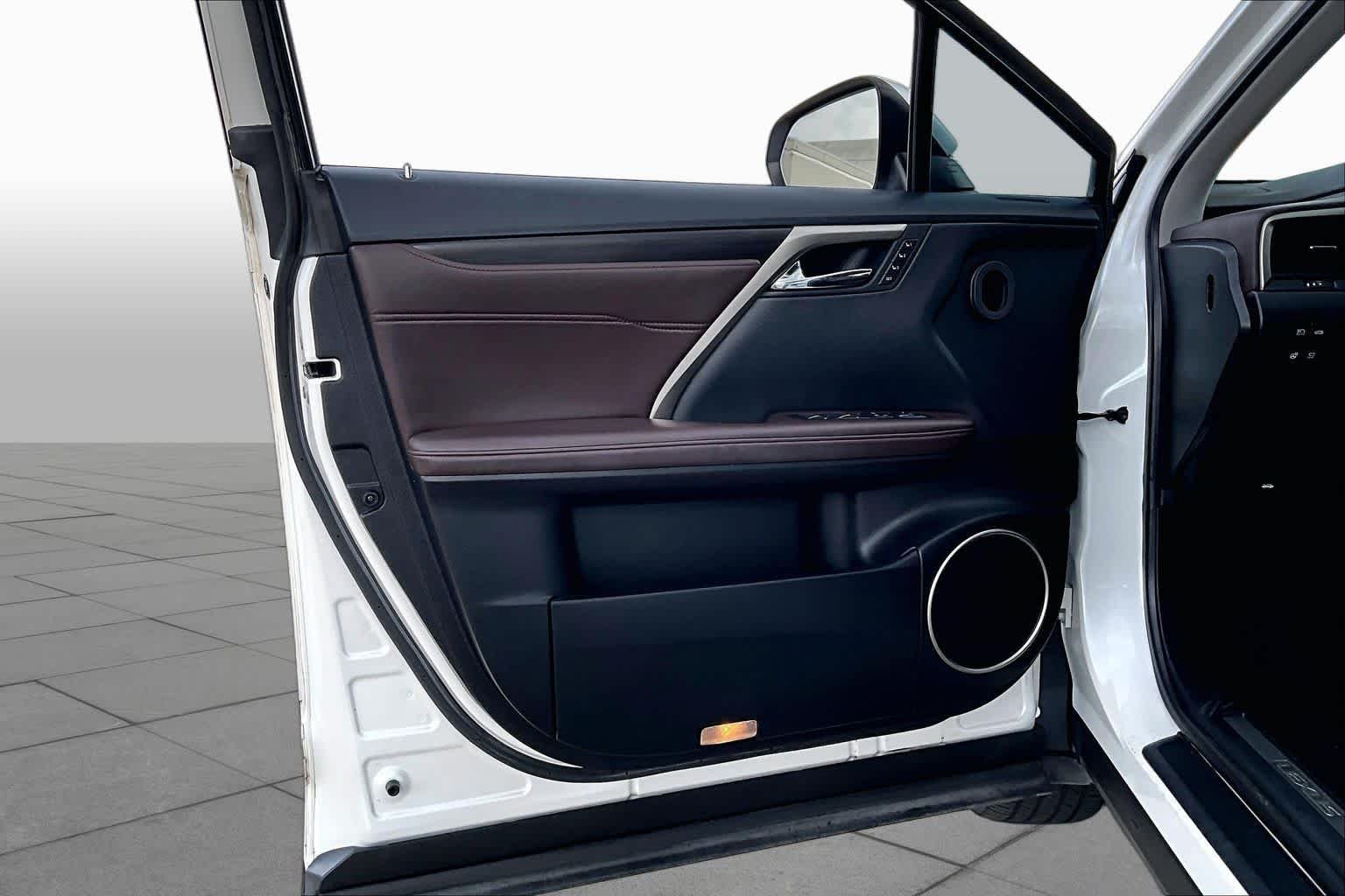 Used 2019 Eminent White Pearl Lexus  image 22