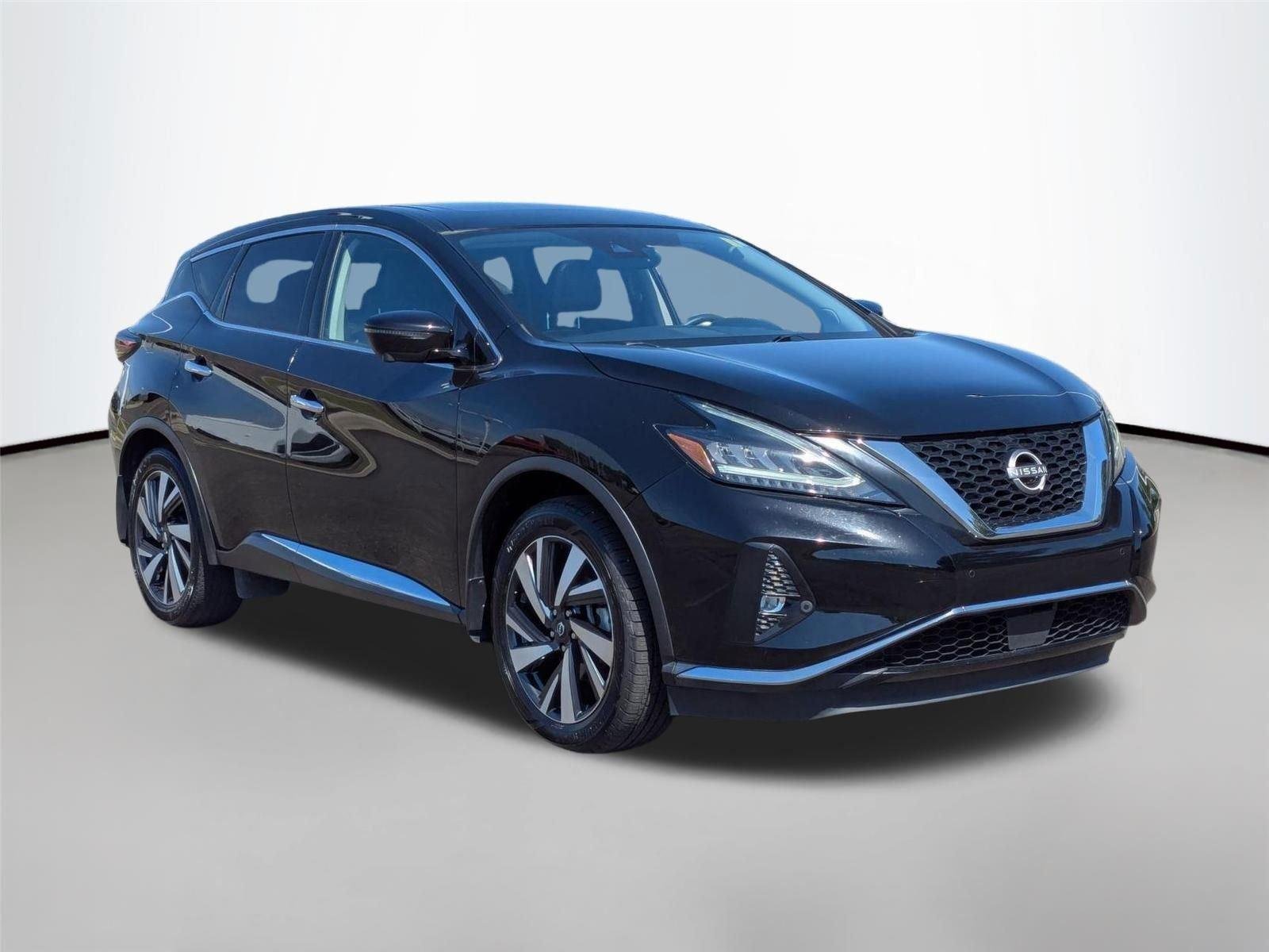 Used 2023 Super Black Nissan SL image 4