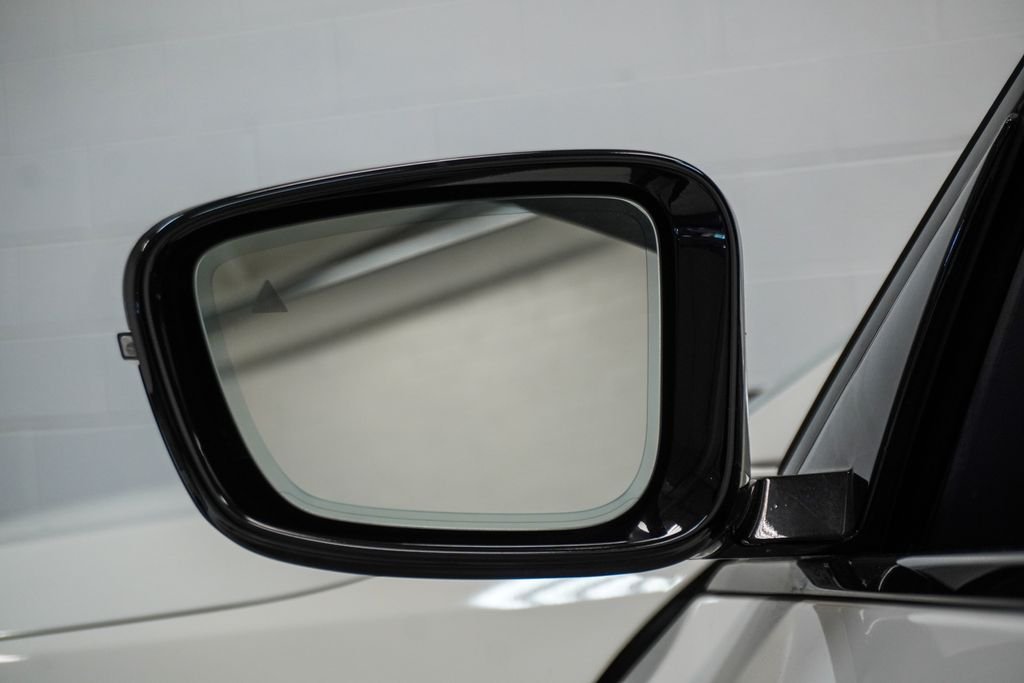 Used 2023 White BMW 530i xDrive image 34