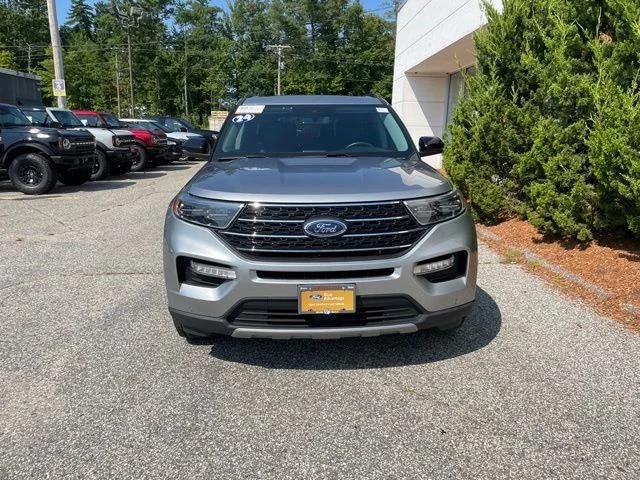 Used 2024 Silver Ford XLT image 3