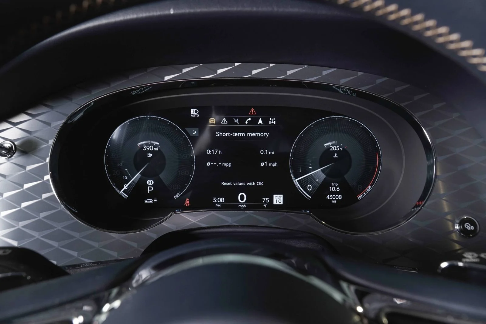 Used 2022  Bentley  image 17