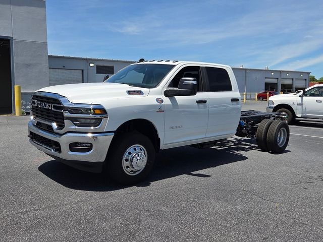 New 2026 Bright White Clear-Coat Exterior Paint RAM Tradesman image 3