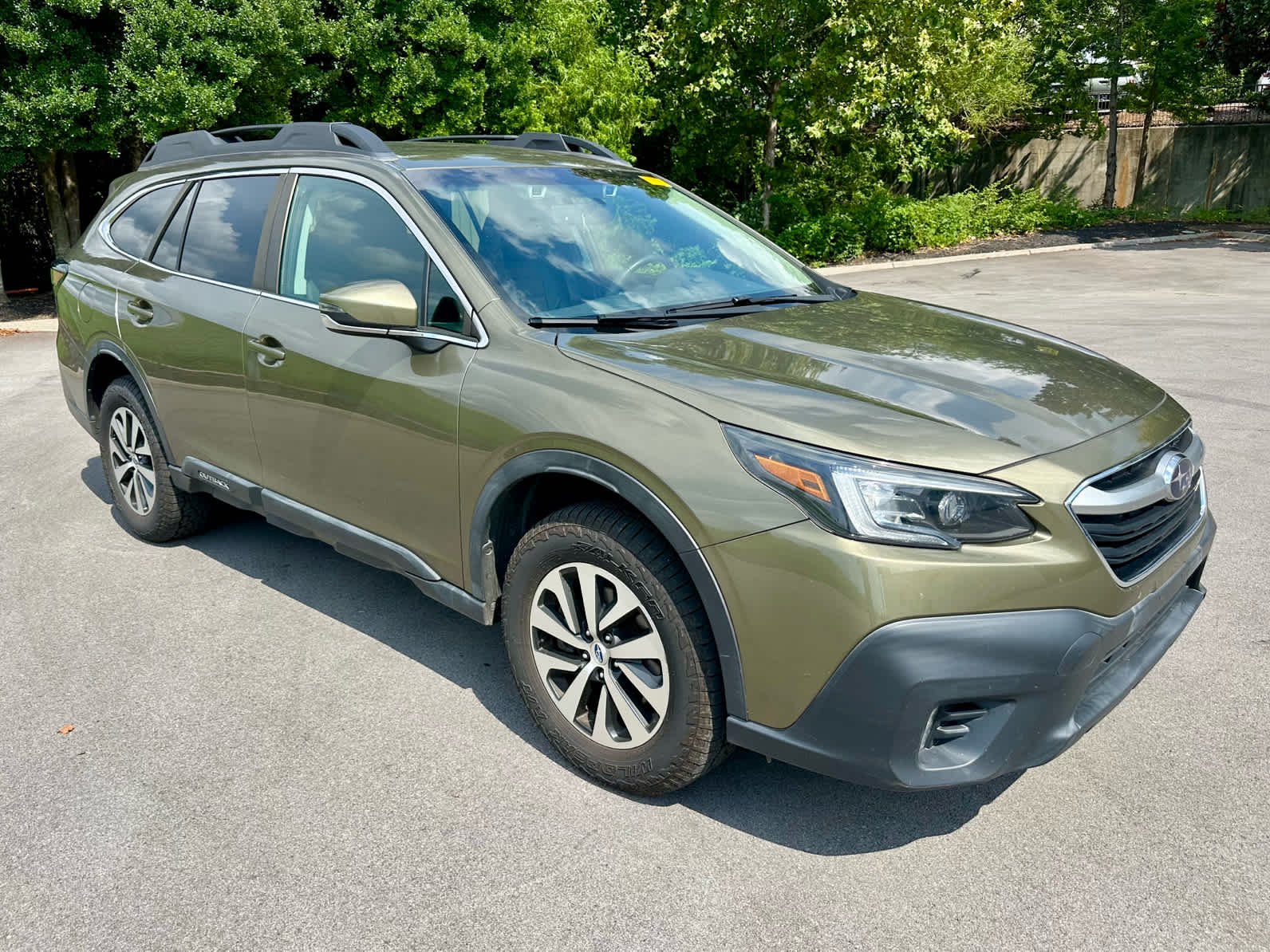 Used 2021 Autumn Green Metallic Subaru Premium image 3