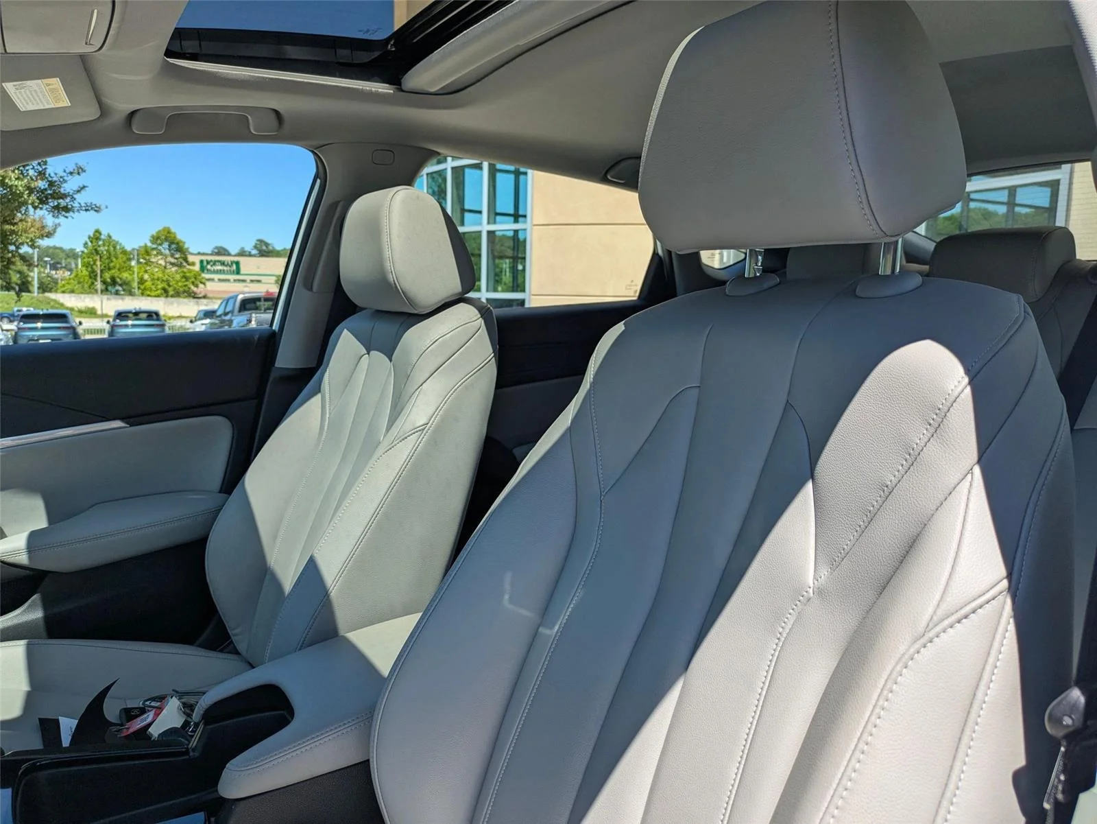 Used 2024 Platinum White Pearl Acura  image 14