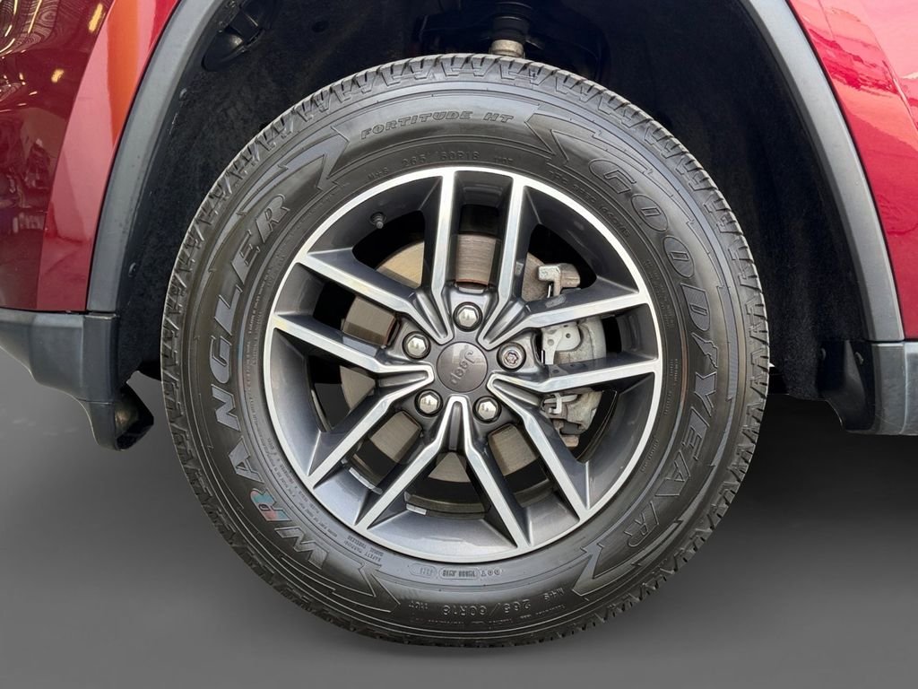 Used 2019 Red Jeep Limited image 15