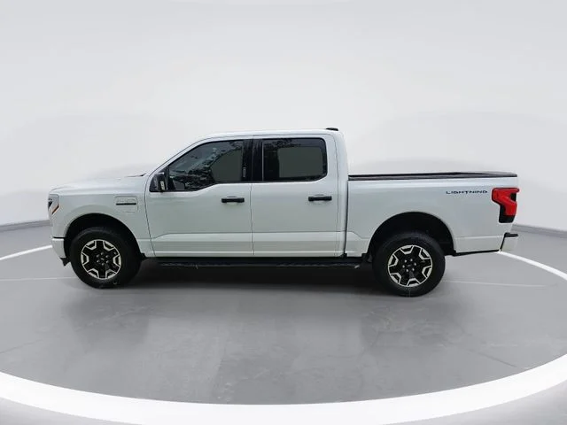 Used 2023 White Ford XLT image 6