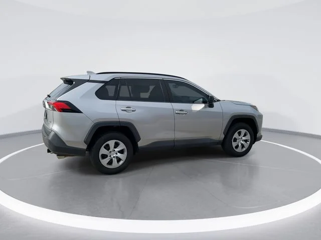 Used 2021 Silver Toyota LE image 7