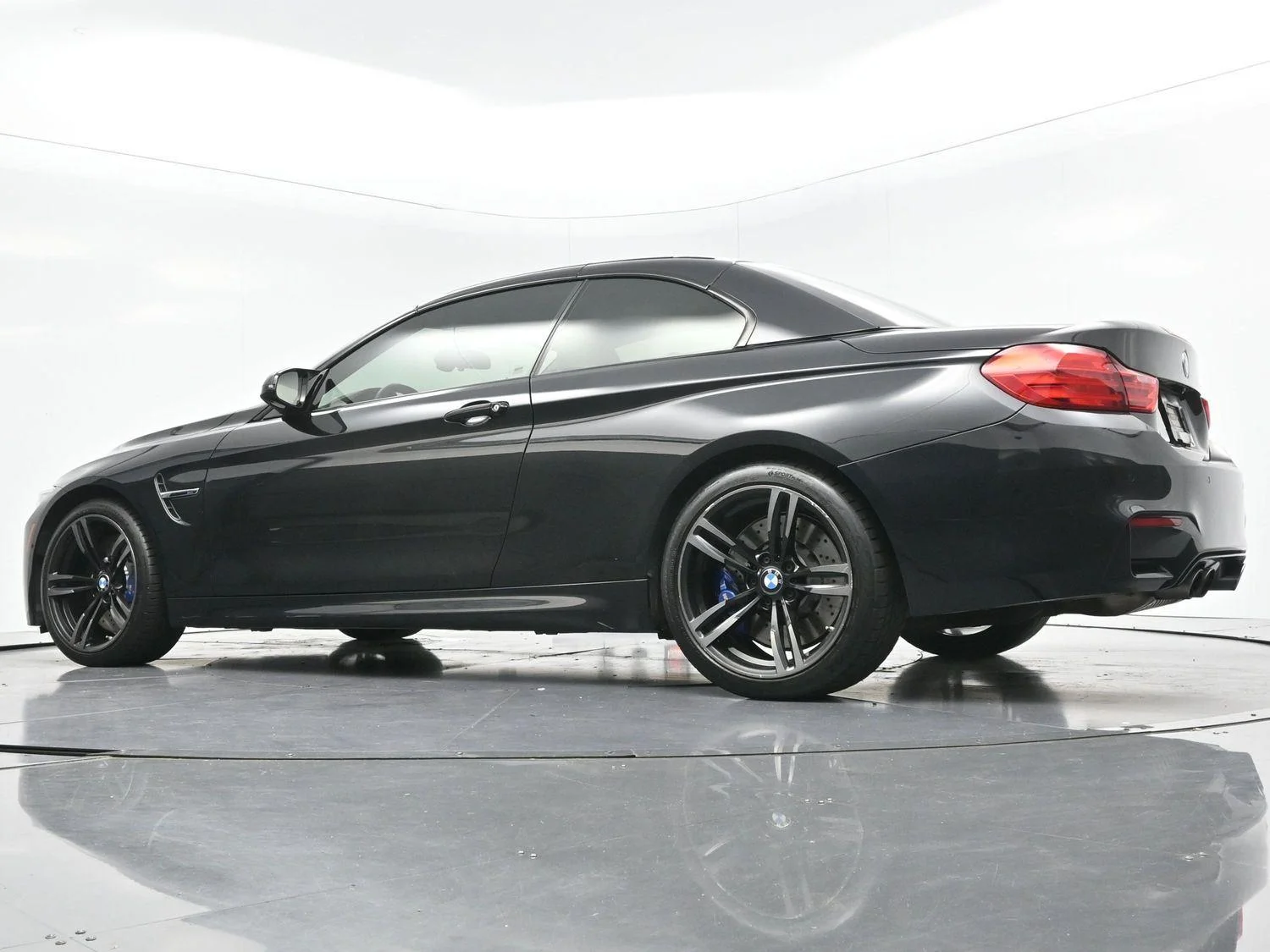 Used 2015 Black Sapphire Metallic BMW M4 image 47
